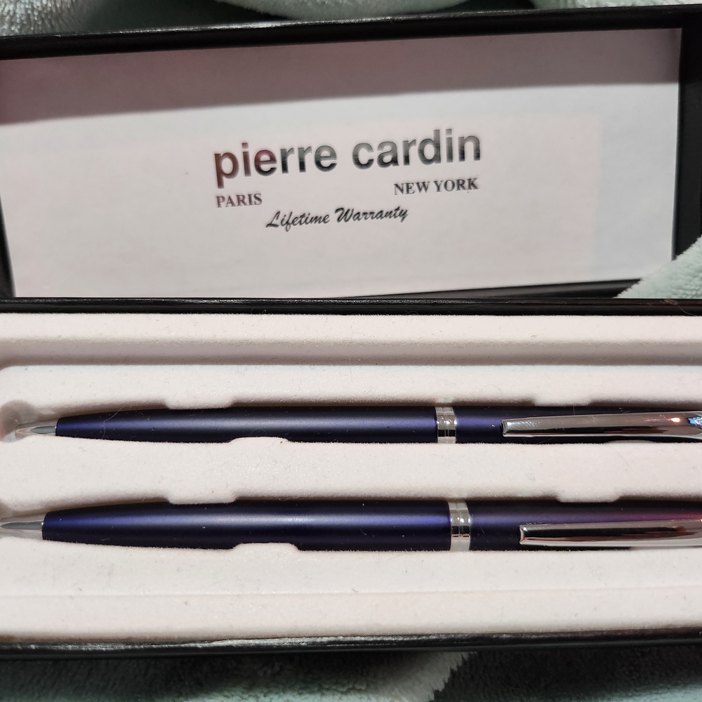810. NIB Pierre Cardin Blue Pen Set